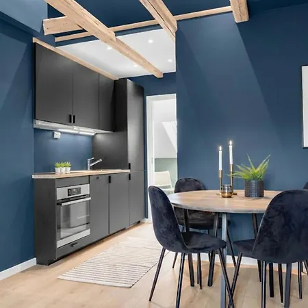 Top-floor With Balcony 5 Pax *