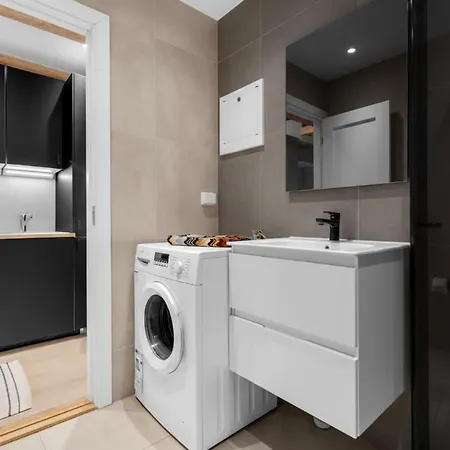 Top-floor With Balcony 5 Pax Διαμέρισμα