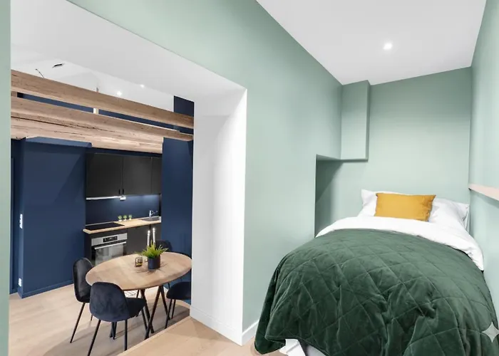 Top-floor With Balcony 5 Pax